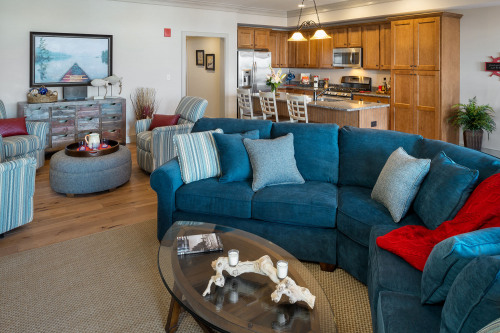 Bluegill Lodge Living Room & Kitchen