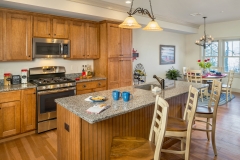 Bluegill Lodge Kitchen & Dining